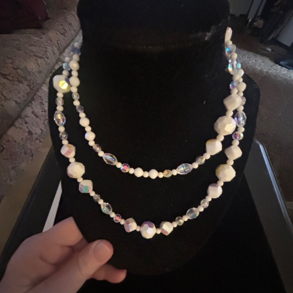 Stunning signed Vintage Vendome white bead cut crystal necklace- long - Picture 8 of 16